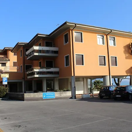 아파트 La Rosa Del Garda