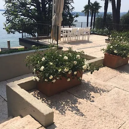 아파트 La Rosa Del Garda *