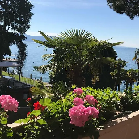 La Rosa Del Garda 아파트 *